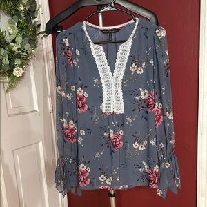 White House Black Market Floral Lace Trim Blouse